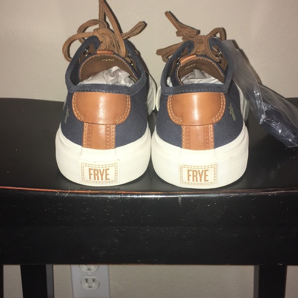 Frye Ludlow Low Navy new without box - Picture 4 of 7
